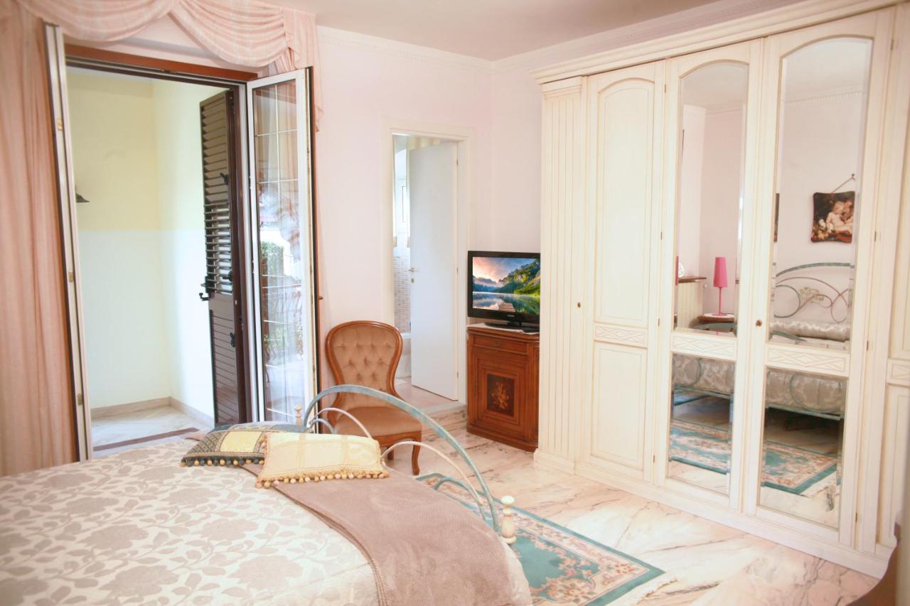 Villa Cecilia Bed And Breakfast Cellole ภายนอก รูปภาพ